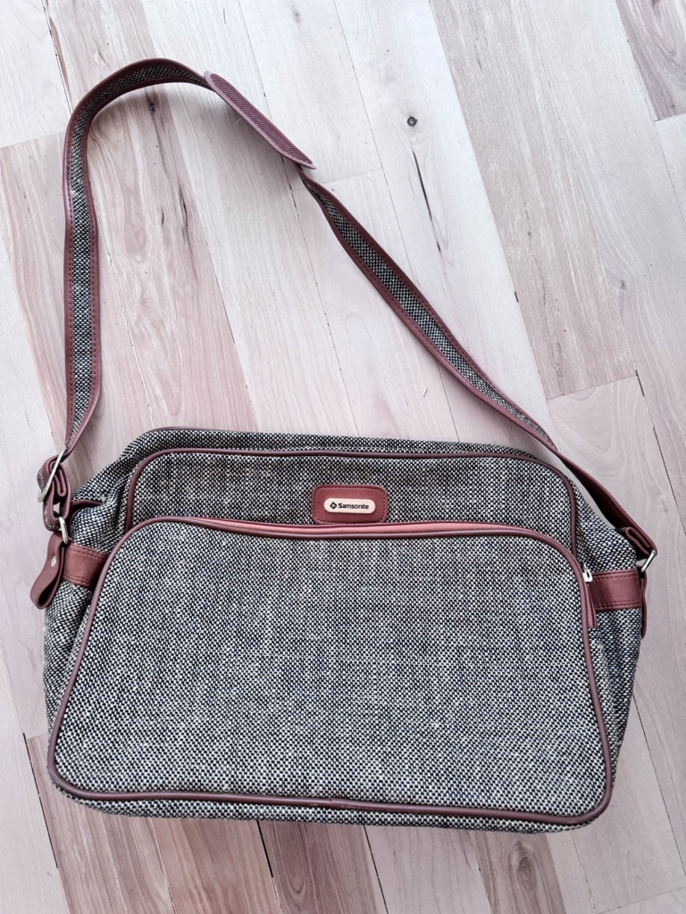 Retro Samsonite Gray and Brown Men's tweed Messenger Crossbody Bag